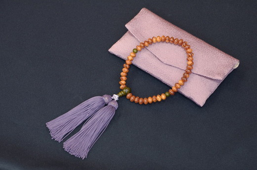 1400年の歴史を誇る近江の数珠職人が手掛けた念珠（女性用）
