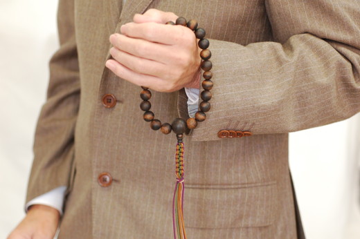 1400年の歴史を誇る近江の数珠職人が手掛けた 男性用 黒柿の念珠